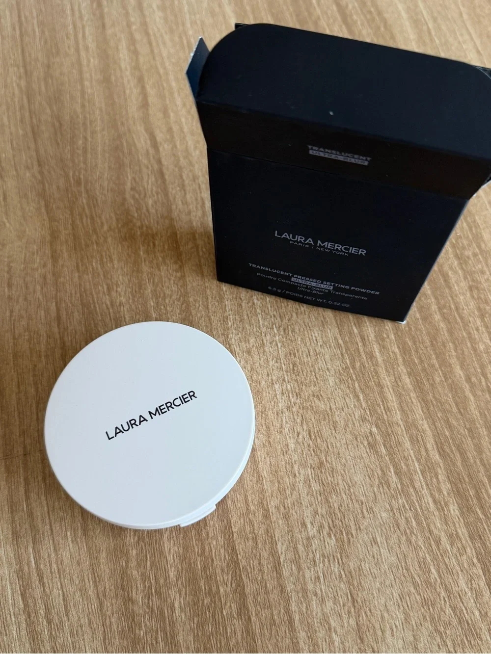 Laura Mercier Ultra-Blur Translucent Pressed Setting Powder with Puff - New